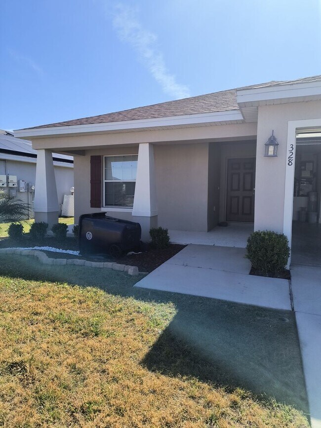 Photo - SOLAR ENGERY HOME!!! 4 BEDROOM 2 BATHROOM IN AUBURNDALE.