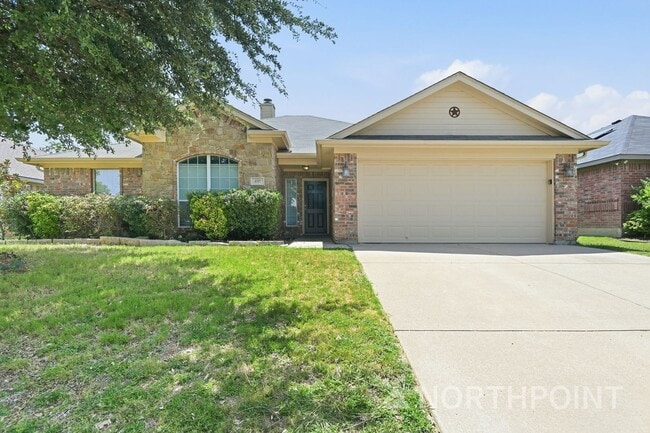 Building Photo - 4BR/2BA | Updated Single Family Home | 2-Car Garage Parking | Private backyard