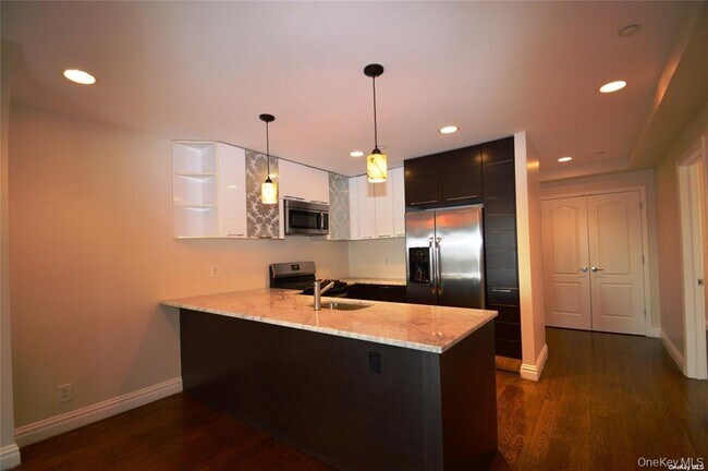 Photo - 69-14 41st Ave Unidad 401