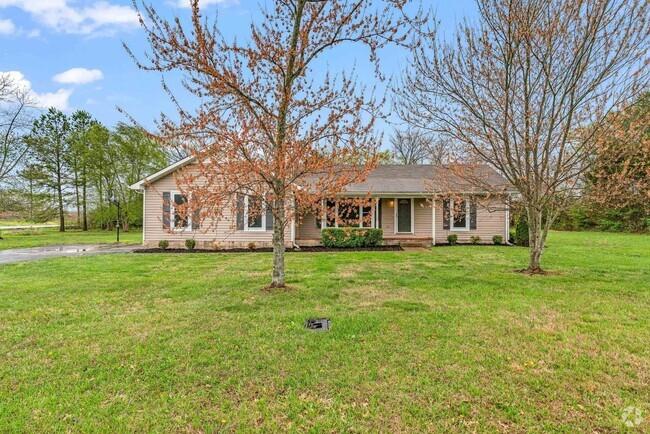 Building Photo - Murfreesboro Main Level Living with Spacio... Rental