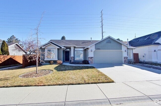 Building Photo - Immaculate Single-Level Home