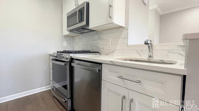 Photo - 336 Cozzens Ct