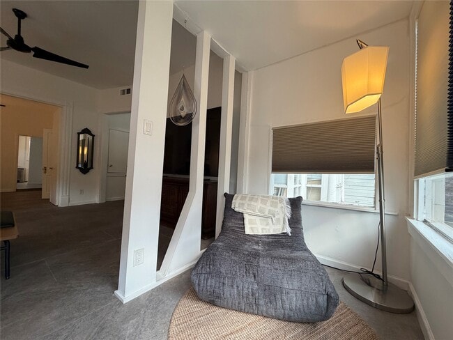 Building Photo - 318 Hyde Park Blvd Unit A