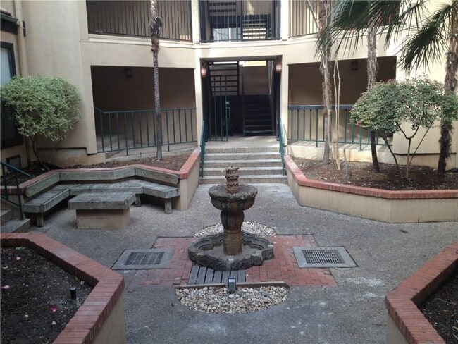 Building Photo - 2110 Rio Grande St Unit 302