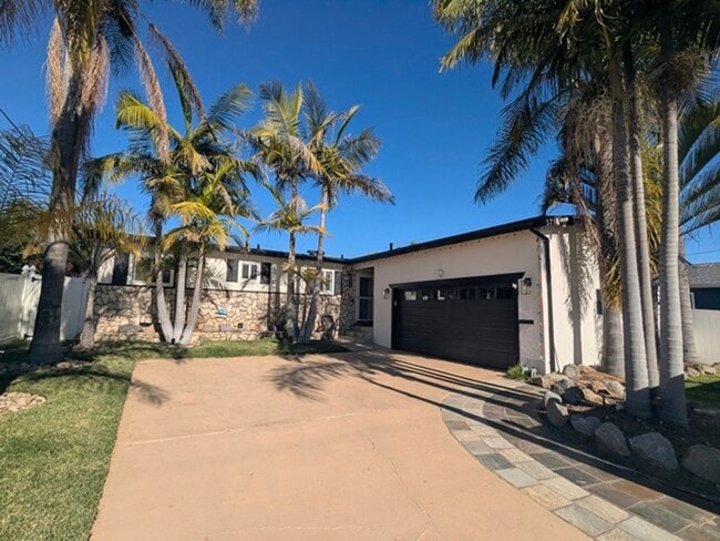 Building Photo - 3 Bedroom - 2 Bathroom Home in San Diego