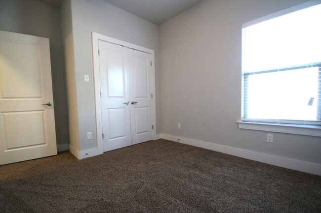 Photo - 8037-8039 Arbor Unit 8037