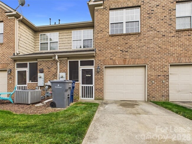 Photo - 5690 Stafford Rd