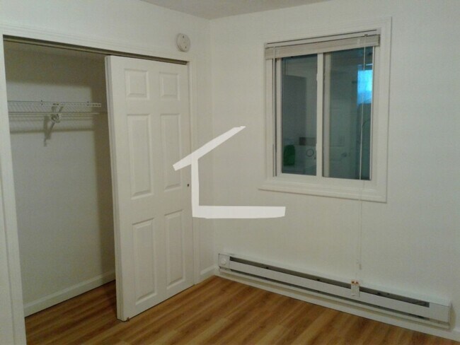 Photo - 122 Lake St