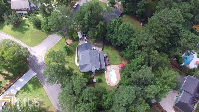 Photo - 100 Lake Point Dr