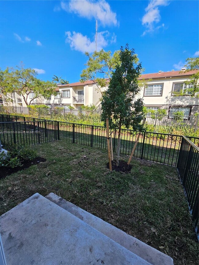 Photo - 5045 SW 37th St