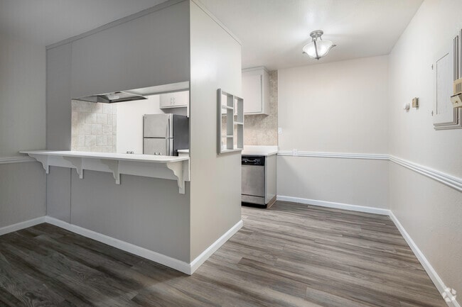 Interior Photo - 1711 N Street, Sacramento Rental