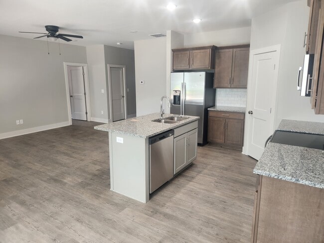 Photo - 1108 SE 8th St