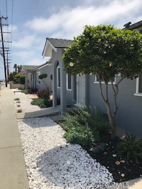 Building Photo - 1055 W 7th St Rental