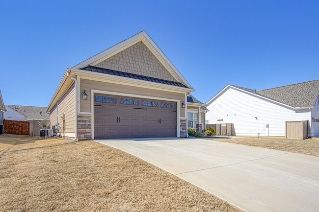 Photo - Lincoln Park Subdivision, Taylors - 3BR, 2...