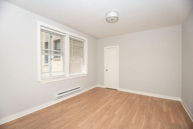 Photo - 517 W Belmont Ave Unit 3