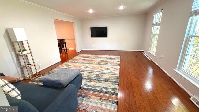 Photo - 639 Heather Ln