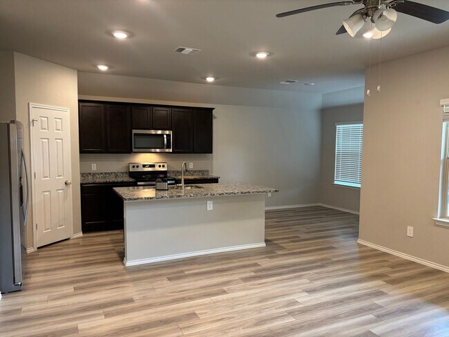 Photo - 2702 Wigeon Wy