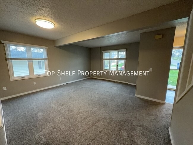 Photo - 302 E Park Ave