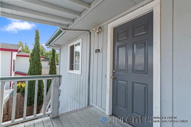 Photo - 1829 Hamlet St