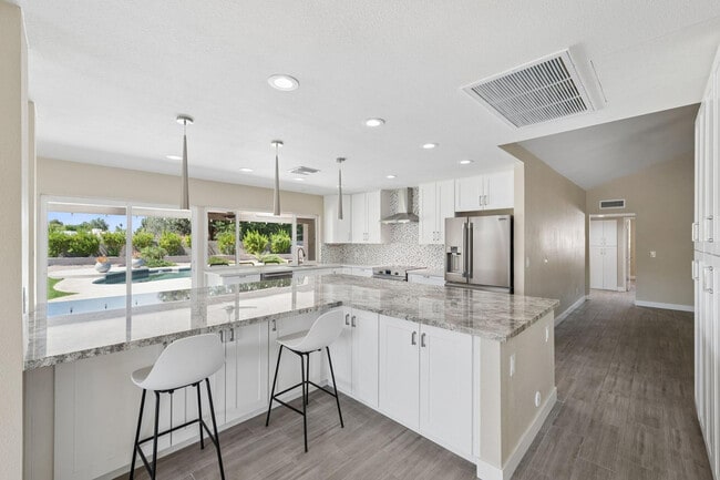 Building Photo - 13222 N 1st Ave