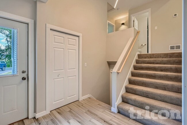 Photo - 14150 Rolling Oaks Cir NE