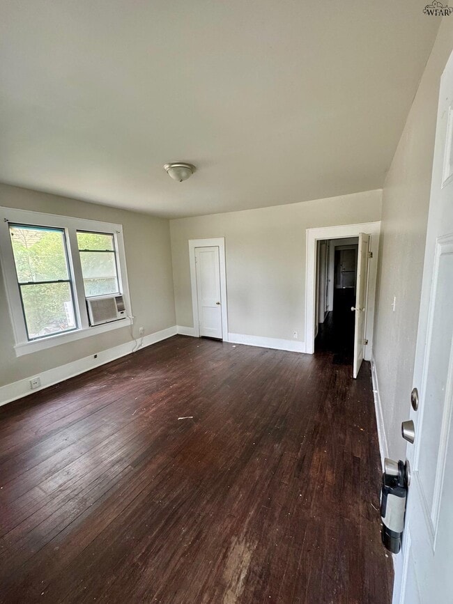 Photo - 1512 Kemp Blvd