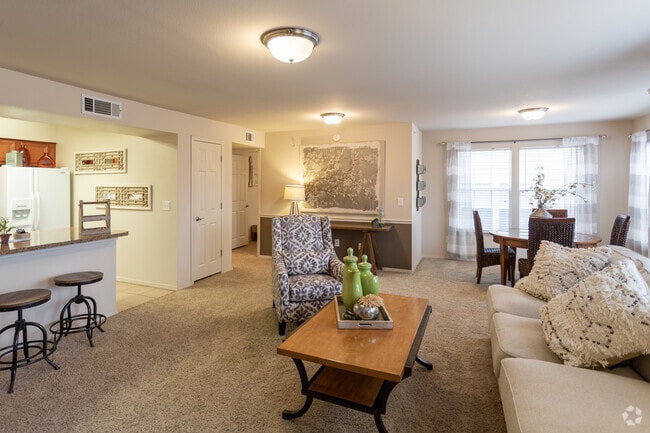 2BR, 2BA 1108SF