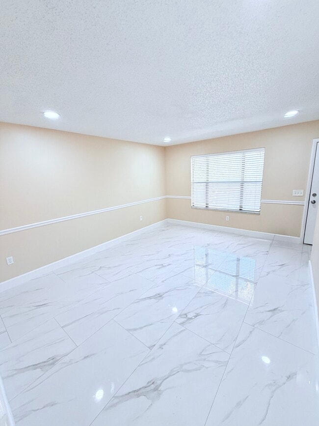 Photo - 159 Sheeler Ave