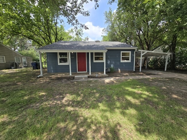 Building Photo - 3325 S Fern St Rental