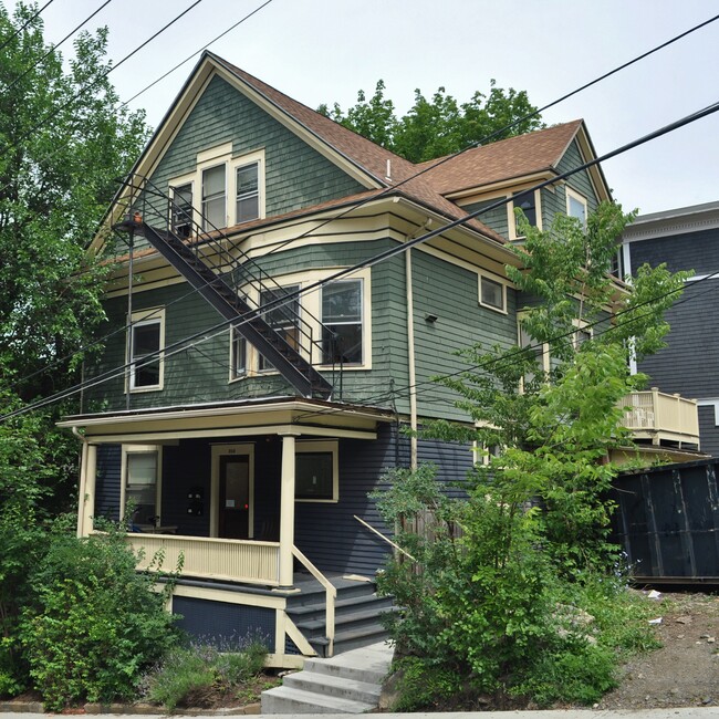 Building Photo - 202 Williams St Unit 3