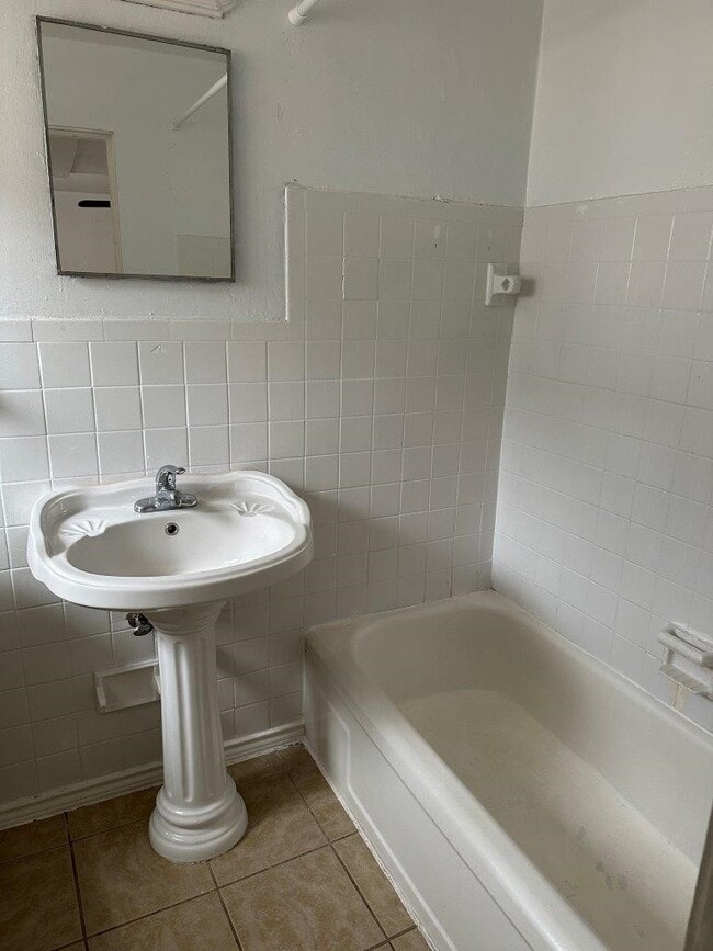 Photo - 820 W Alabama St Unidad 16