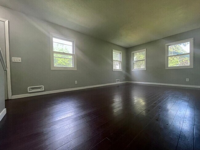 Photo - Amazing 7 Bedroom Single Family Home!