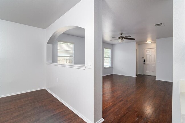 Photo - 608 Colonial Park Blvd