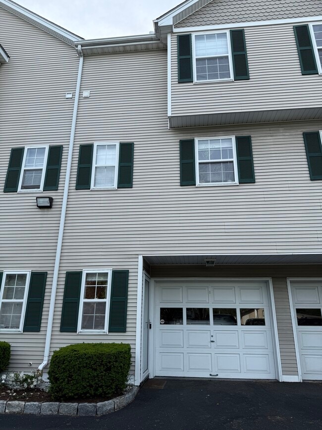Photo - 680 Hope St Townhome