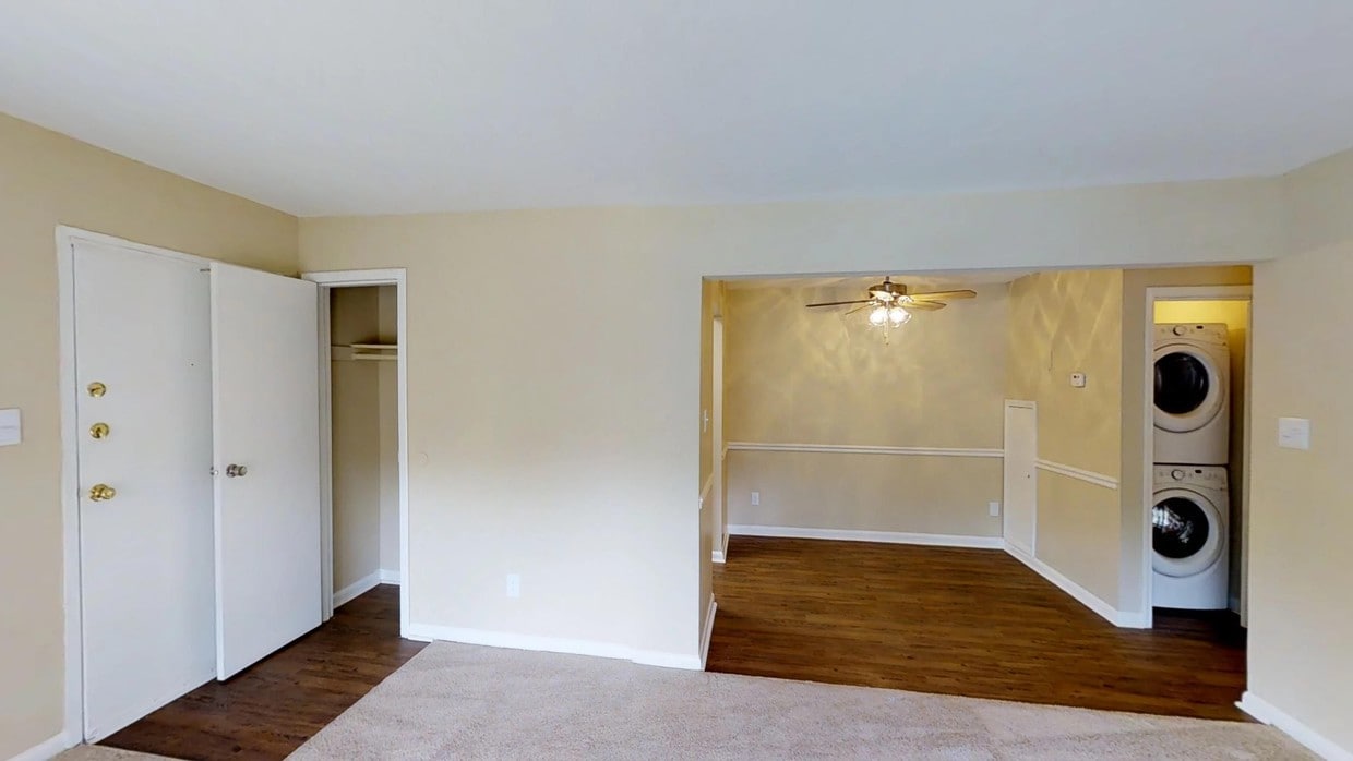 Photo - PineGate - Students save up to 10%! Apartments