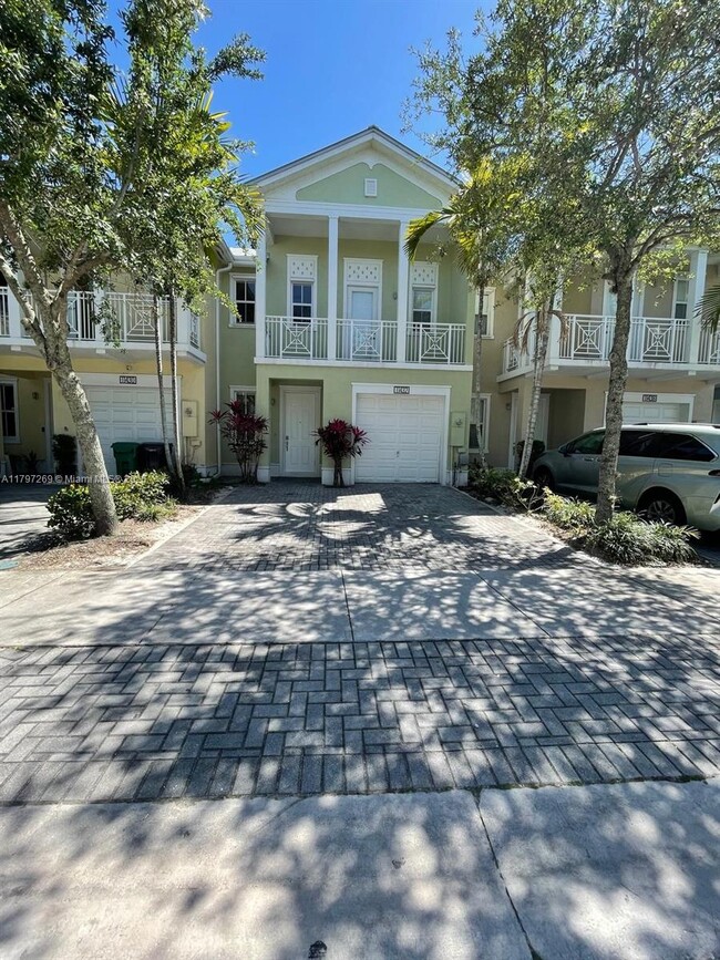 Photo - 11432 NW 75th Terrace Unidad 11432 Rental