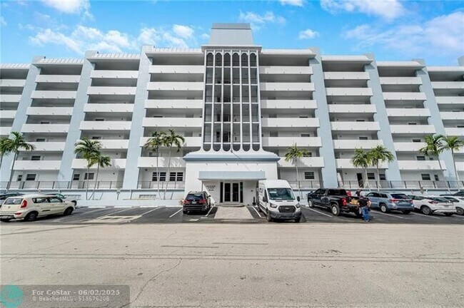 Photo - 3051 NE 48th St Unit 404