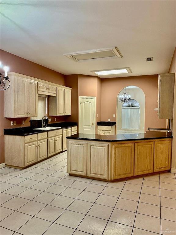 3206 W San Luis Cir