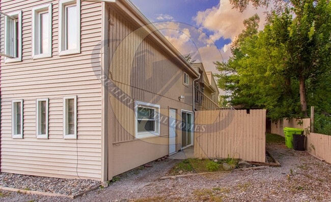 1199 E Mt Morris Rd Unidad 1199 E. Mt. Morris St. Unit B