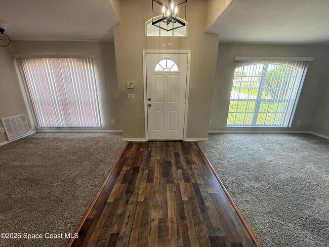 Photo - 1266 Buffing Cir SE