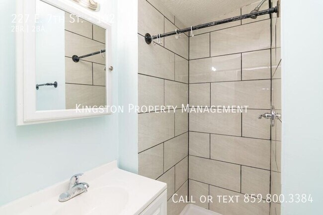 Photo - Stunning 2 Bedroom 2 Bathroom Now Availabl... Unidad 102