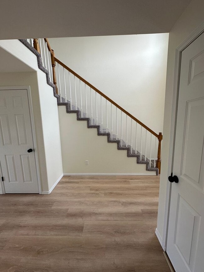 Photo - Shopper's Delight- Central Vancouver 2/ 2.5 Townhouse