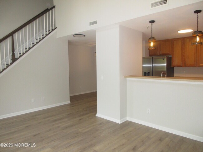 30 Oxford Ct