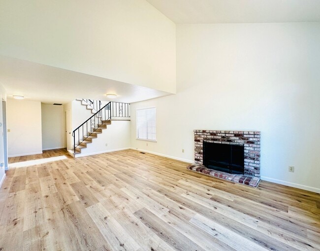 Photo - 1537 Yarberry Dr