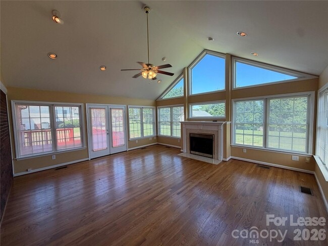 Photo - 236 Meadow Oaks Dr