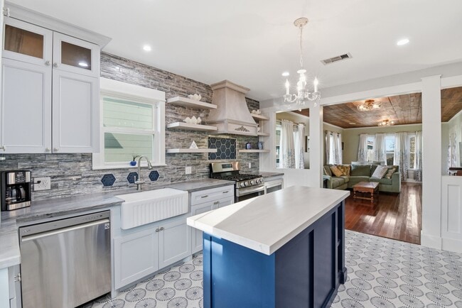 Building Photo - 2415 38th St