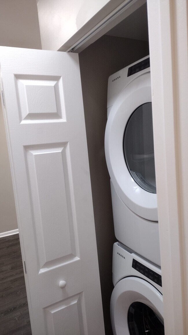 Photo - 1838 S May St Unit Apt 1R