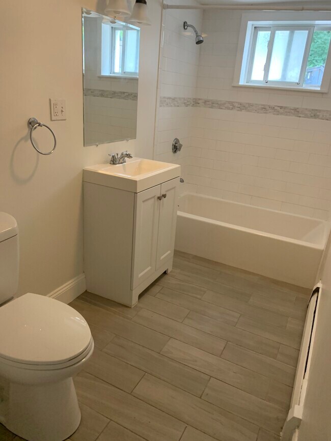 12 Sutherland Rd Unit 3