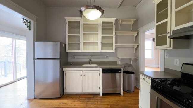 Photo - Beautiful 3 bed/2 bath Near Downtown!