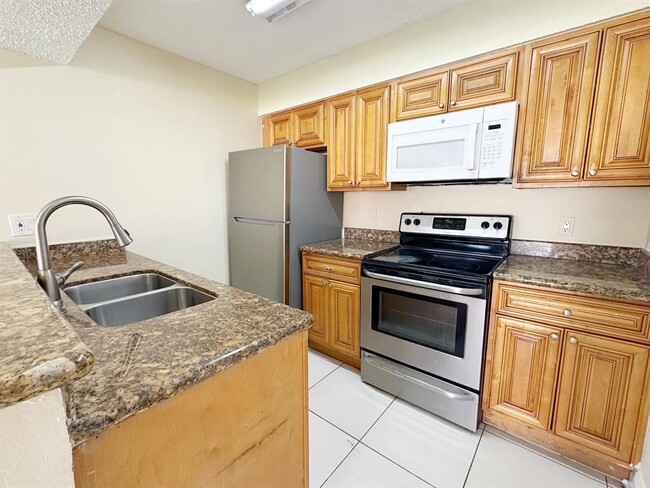 Building Photo - 1241 SW 46th Ave Unit 1008 Rental